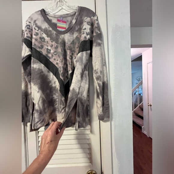 Lillypad Boutique style Textured Long sleeve Shirt - Picture 6 of 12